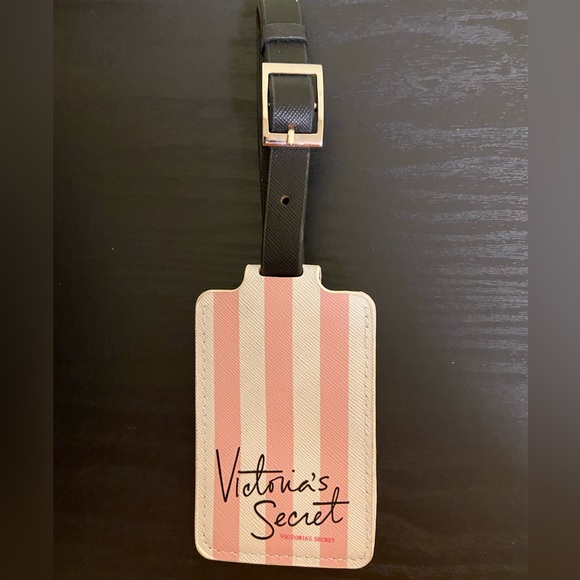 Victoria’s Secret Passport Holder and Luggage Tag Set - Picture 9 of 11